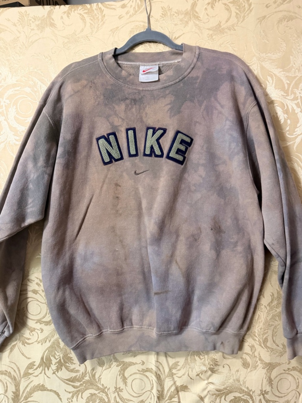 Vtg Nike Men's Tie-Dye Crewneck Sweatshirt in Muted Gray